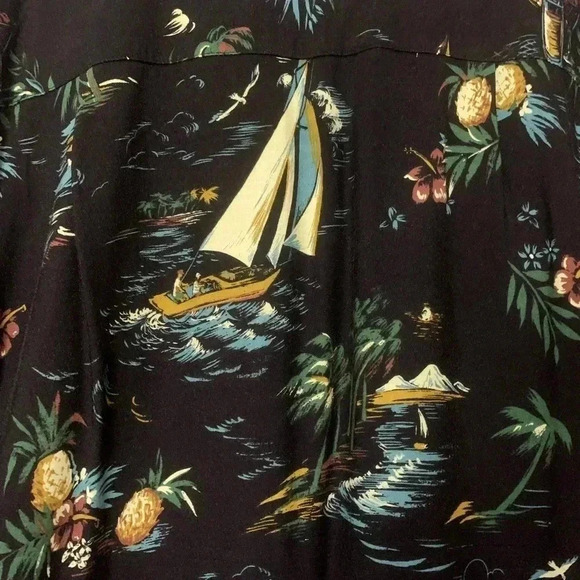 Pineappple moon Hawaiian 🌺 button down shirt boats pineapples 🍍 | size medium - Picture 6 of 7